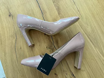 ZARA Beige Glossy Block Heeled Court Shoes UK7 • £25