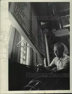 1971 Press Photo Herb Hamlin With Electronic Voting Machine At New York Capitol • $19.99