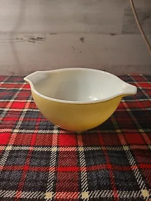 Pyrex 441 - 1 1/2pt Yellow Cinderella Nesting Mixing Bowl Spouted Vintage 6  USA • $10