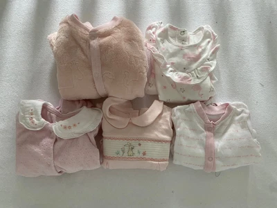 £10 • Buy 4 X Baby Sleepsuits And 1 X Pink Fleece - Newborn 