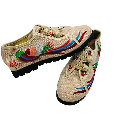Buxiuyuan LaoBeijingBukie Embroidered Peacock Beige Asian Slipper Shoes SZ 8.5 • $29.99