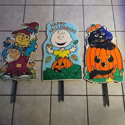 Vintage 1997 98 Peanuts Great Pumpkin Charlie Brown Signs Halloween Decorations  • $95