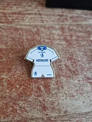 CHELSEA  F C - OLD  90's  INSERT  COLLECTABLE  FOOTBALL  BADGE  Pin   • £6.49