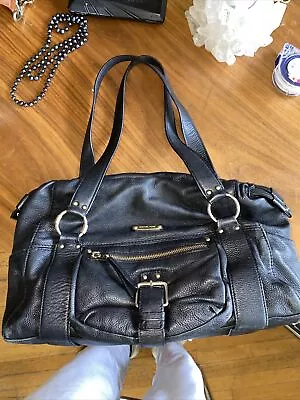 Michael Kors Black Pebbled Austin Leather Front Pocket Shoulder Bag (210 • $25