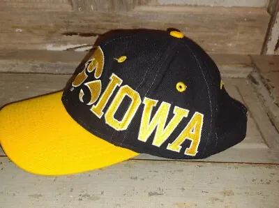 Vintage Iowa Hawkeyes Apex One Snapback Hat Cap College Football Big Logo • $27.50