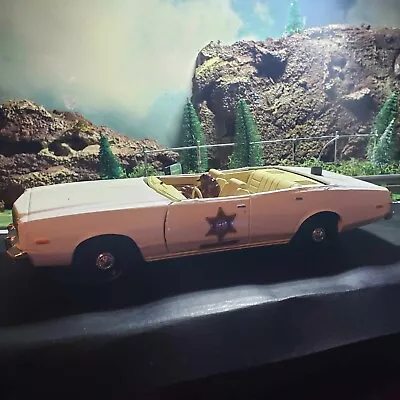 The Dukes Of Hazzard Wrecked Sheriff Rosco Flash Dog Car 1/24 Rare James Best  • $59.99
