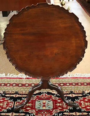 Gorgeous Mahogany 18th Century Queen Anne Pie Crust Tilt Top Table Circa 1740's • $1800