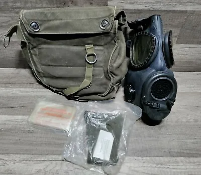 VTG 84 US Army Chemical Biological Field Gas Mask With Bag & Accessories Sz Med • $49.99