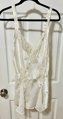 Vintage Victoria’s Secret Short Bridal Nightgown! EUC! Size S! • $30