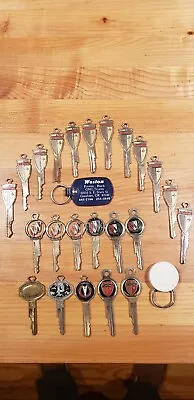 Vtg LOT Of 23 PONTIAC & BUICK Ignition / Door Lock Keys~ Enameled~ 8 Styles • $10