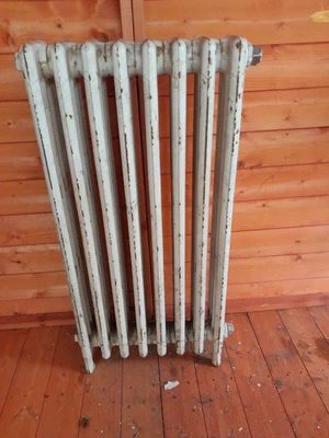 £60 • Buy  Vintage IDEAL Cast Iron Floor Standing Radiator E