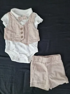 Baby Boy Occasion 2 Piece Set With A Bow Tie Beige Size 1-3 Months • £3.99