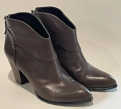 B. Makowsky Leather Heel Ankle Boots Brown Zip BFQUILL Size 6M • $15