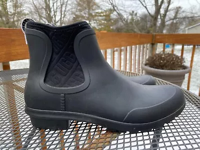 UGG Chevonne Geniune Black Waterproof Boots WOmens Size 10 NO INSOLES • $21.99