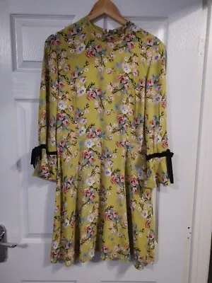 Miss Selfridge Size 14 Green Floral Dress • £6