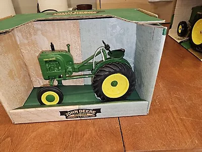 John Deere 1941-1946 Model LA Tractor Spec Cast 1/16 Box • $1