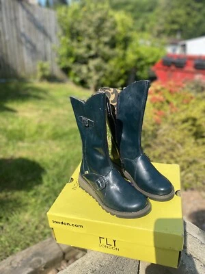 £20 • Buy Fly London Boots Size 3