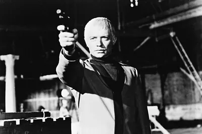 Ufo B&W 18x24Poster Ed Bishop With Gun U.F.O. • $24.99