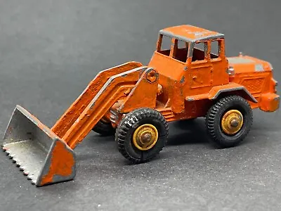 MATCHBOX LESNEY No.69 TRACTOR SHOVEL • £5.95