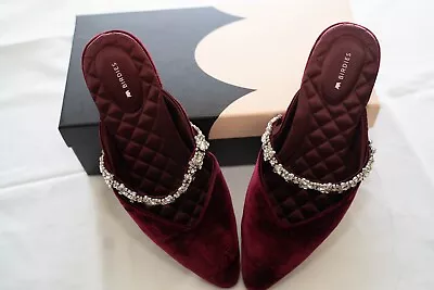 Birdies The Swan Wine Burgundy Gem Bracelet Flats Shoes 9 Womens Euc  • $19.99