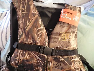 Realtree Max 5 Adult Life Jacket Vest  Fits Chest 30-52 . NWT • $14.95