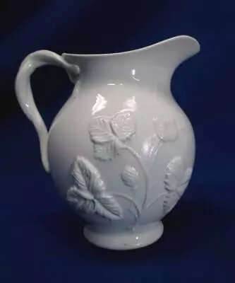 MINTON SALT GLAZE RAISED RELIEF STRAWBERRY PITCHER; 4.5 H • $19.99