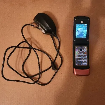 Motorola W490 T-Mobile 3G Flip Phone 5MB PINK BARBIE  • $34
