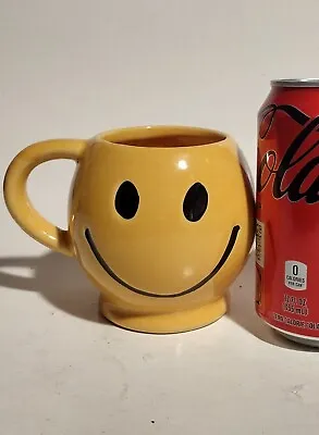 McCoy Smiley Face Mug Circa 1970 • $12.99