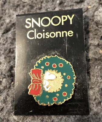 Vintage Snoopy Cloisonne Jewelry Holiday Wreath Christmas Pin Aviva 1980s • $14.99