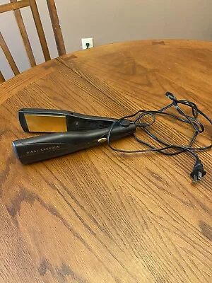 Vidal Sassoon Flat Iron 2  Hair Straightener Gold Tone Plated Black • $13