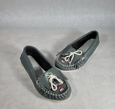 Minnetonka Gray Leather Moccasins With Beaded Thunderbird Shoes Womens 6 GUC • $19.50