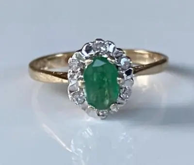Good Quality Vintage 9CT Gold Emerald Diamond Ring - Size  M  • £195