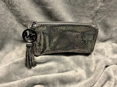 MICHAEL KORS Grey Nickel Metallic Logo Clutch Or Makeup Bag New 🌺 • $25