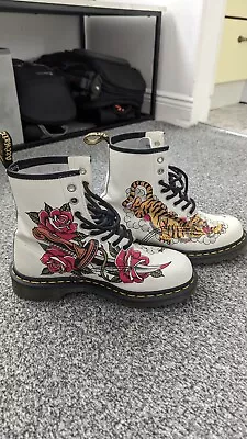 Festival Doc Martens Grez 1460 Backhand Tattoo Leather 8 Eye Boots UK5 EU38 US6 • £21.46