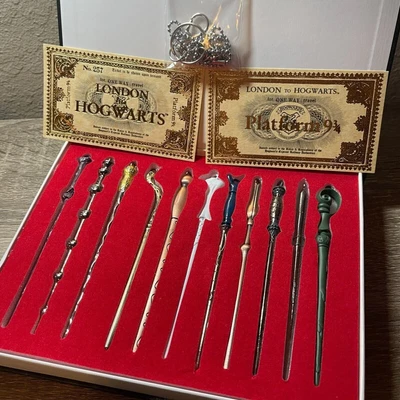 $21.99 • Buy Harry Potter Magic Wands Gift Box Set Birthday Boy Girls Celebrate With 2-Ticket