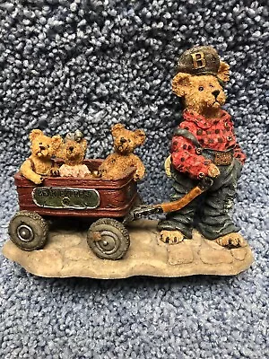 Boyds Bearstone  HUCK With MANDY  ZOE And ZACK Rollin Along  #227727 1E • $25