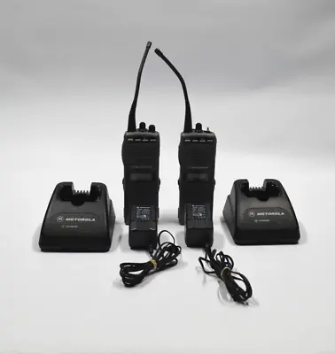 2 Motorola Spirit SU42 2 Channel UHF Radios PMLN4069A CHARGING DOCK - 2580955Z02 • $66.40