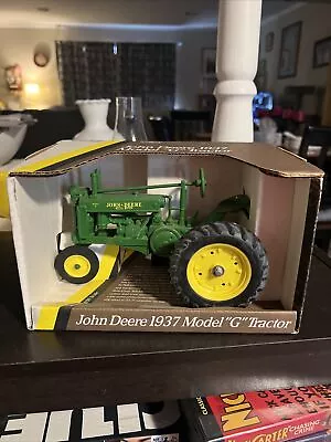 John Deere 1937 Unstyled  Model G Toy Tractor NIB 1/16 Scale Mfr’d By Ertl • $55