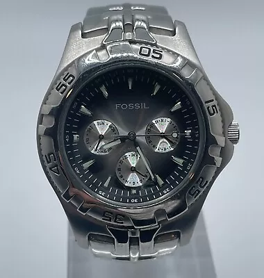 Fossil Blue Mens Watch BQ-9186 Day Date 24H Quartz Analog Gray Dial Silver Tone • $35