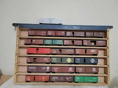 N-Scale Micro-Trains 21-Piece Boxcar Set W/ATSF ARR MKT UP & More • $185