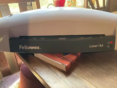 Fellowes Lunar A4 Laminator Plus 20 Sheets Laminating Pouches • £11.95