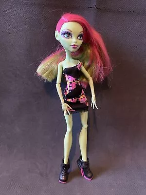 Monster High Venus McFlytrap Doll Music Festival Doll Green 2008 • $9.50