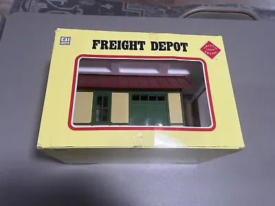 Aristo Craft Trains #1 Gauge Railroad FREIGHT DEPOT Building With Box ART-7201 • $88.95