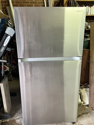 $100 • Buy Samsung Stainless Steel Top Mount Fridge 628L SR624LSTC
