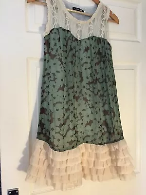 LAYERS PARIS Dress Size 1 Green Floral Cream Layered Hemline Lace Lined Summer • £6.99