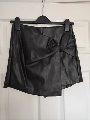 🎀zara Faux Leather Skort/skirt Shorts Size S/10 Black Twist On Side High Rise • £13