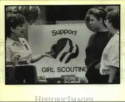 1989 Press Photo Girl Scout Booth At Northshore Mall Slidell Louisiana • $15.99