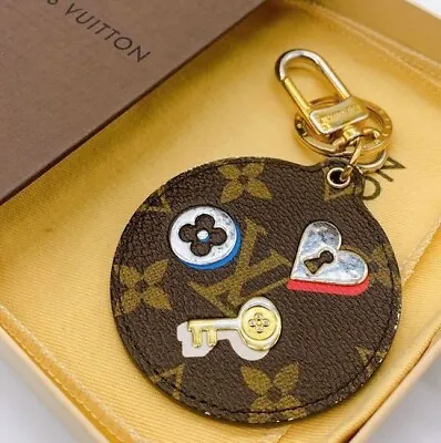 $187.09 • Buy Auth Louis Vuitton Monogram Porte Cles Love Lock Key Holder M67436 Charm W/ Box