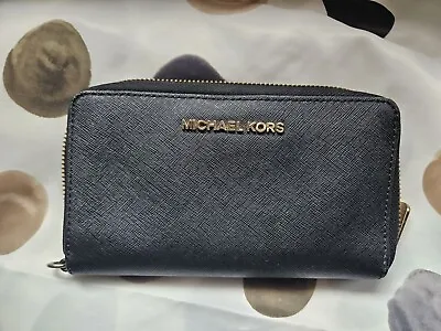 Michael Kors Wallet • $25