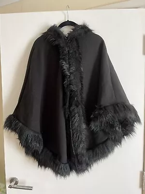 £6 • Buy Black Cape With Hood And  Fur Trim